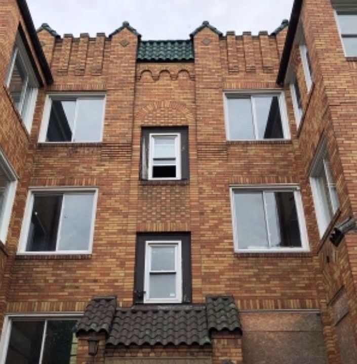 1st image of 3017 Buena Vista Ave Unit 105