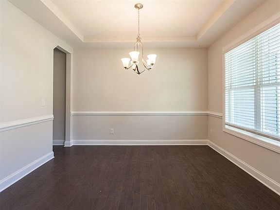 4th image of 103 White Ash Dr