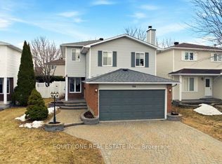 706 Levac Dr, Ottawa, ON K4A2R1
