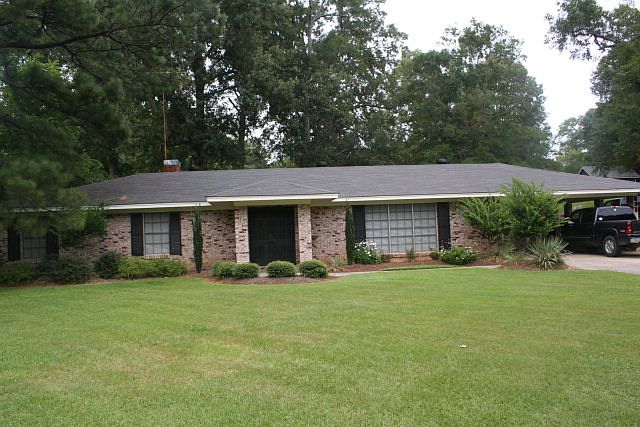 1st image of 505 Oakwood Dr