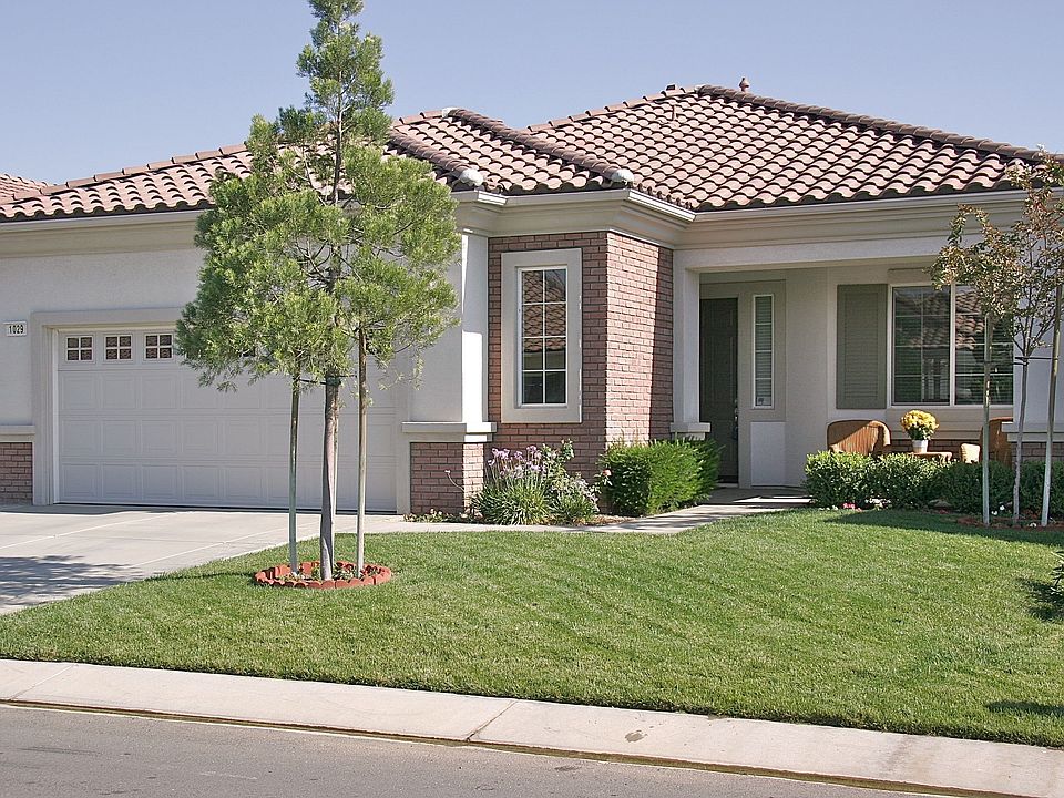 Tile Roof, Brick Accents