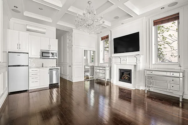 Rented by Compass | media 12