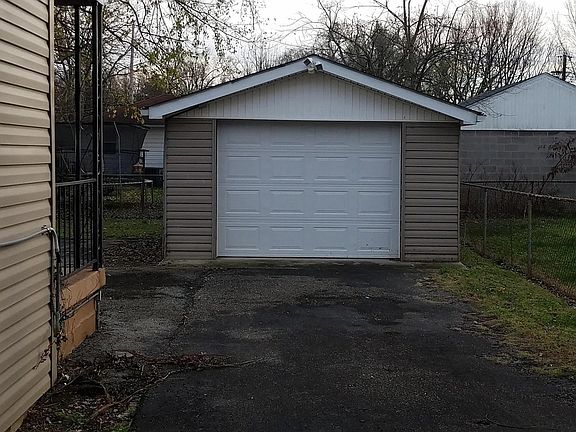 2nd image of 2210 Franklin Ave