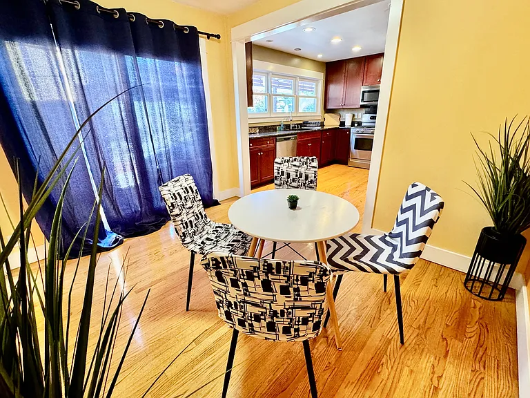 611 W Culver Ave — Photo 6
