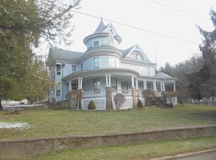 102 Pennsylvania Ave, Cameron, WV