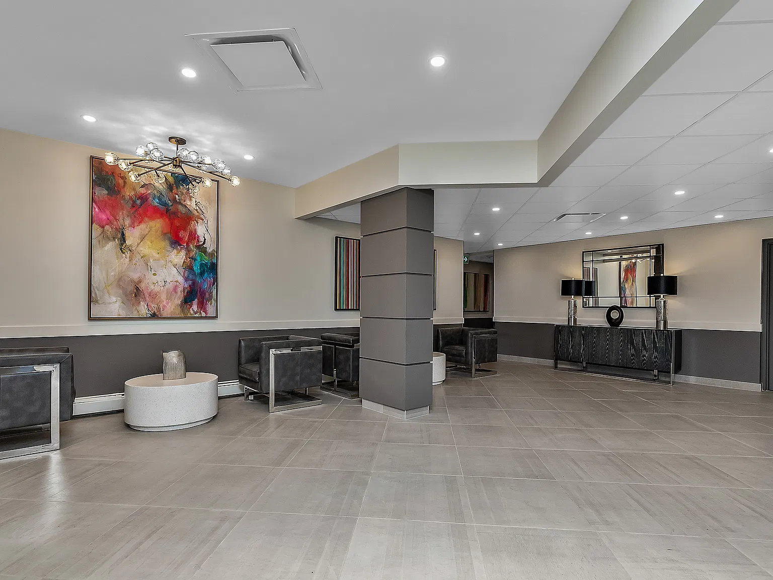 The Westmount — Photo 2