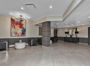 11230 Saint Albert Trl NW, Edmonton, AB T5M 3P2