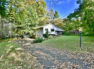 12 Munyan Rd, Putnam, CT 06260