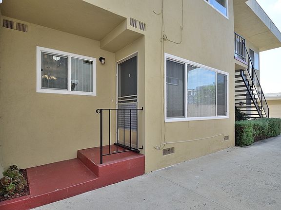 4th image of 1902 Plant Ave APT B