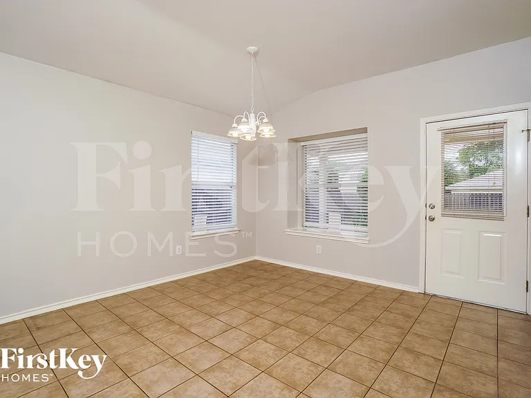 10410 Stallion Bay — Photo 5