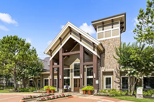 The Woodlands Lodge Photo 1