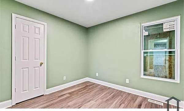 930 Hall St NW — Photo 15