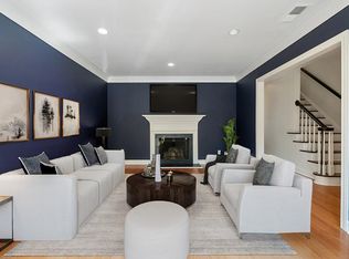 71 Mount Vernon Cir, Sandy Springs, GA 30338