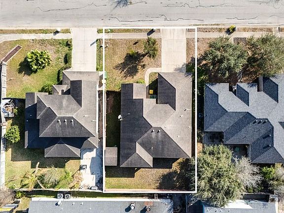 3rd image of 1010 Silver Oak Rd