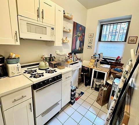 5th image of 50 W 90th St #A1
