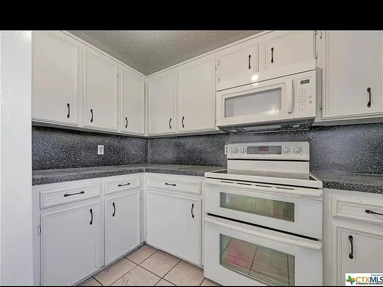 3300 Lois Ln — Photo 10