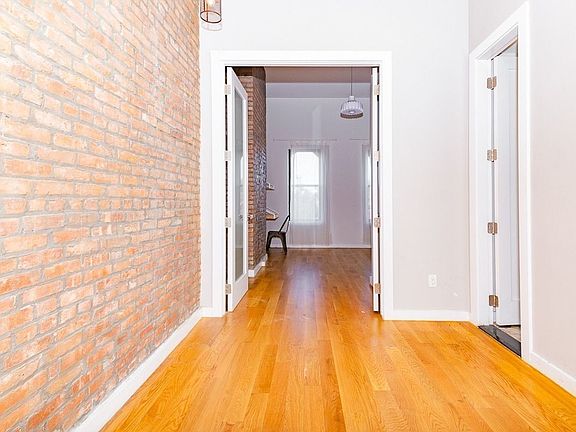 3rd image of 700 Hancock St #3R