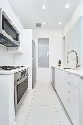 Sold by Compass | media 9