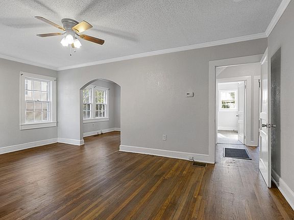 3rd image of 226 California Ave