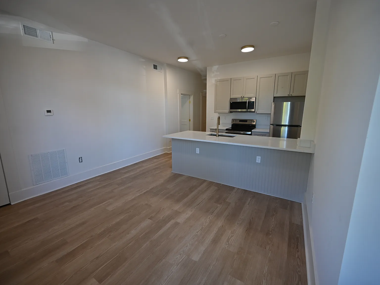 1114 W Pike St — Photo 2