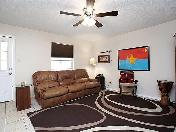 4th image of 3502 Meadowlark Ln