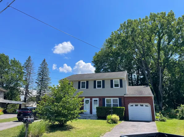 41 Ledgewood Dr, Albany, NY 12205