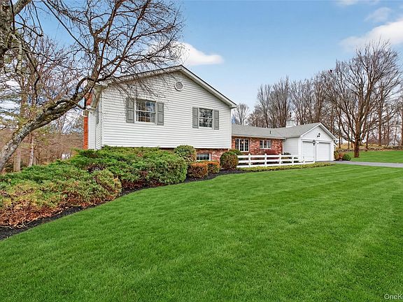 3rd image of 58 Dutchess Hill Road