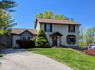 1175 Juniper Dr, Christiansburg, VA 24073