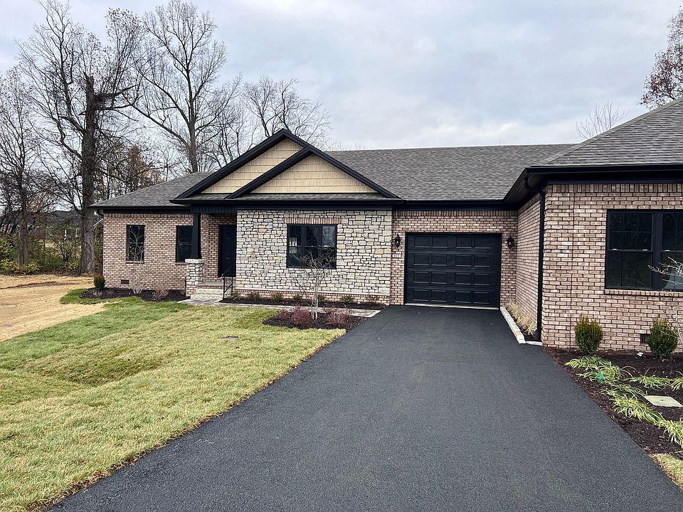 1st image of 102 Twin Oaks Dr
