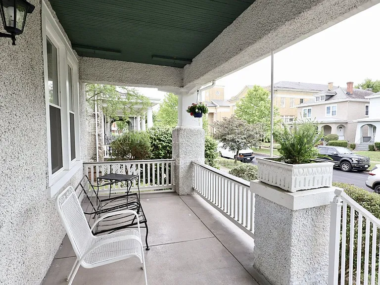 2721 Garland Ave — Photo 3