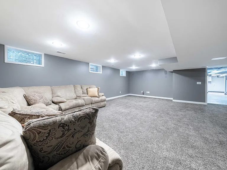 1688 Northlawn Blvd — Photo 23