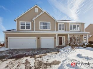 1814 Prairie Ridge Cir, Lindenhurst, IL 60046