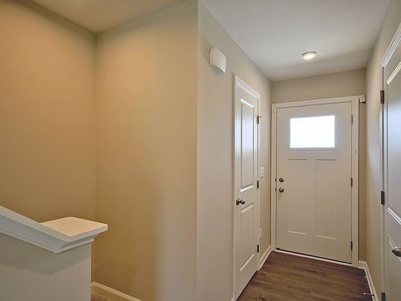 5th image of 101 Bullpen Ct #F
