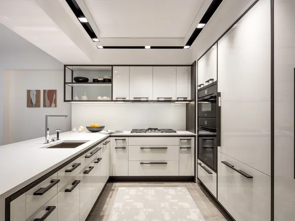 70 Charlton Street image 1 of 3