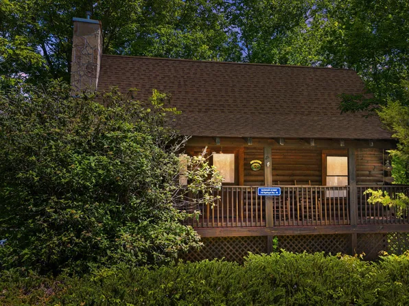 746 Nighthawk Way, Pigeon Forge, TN 37863