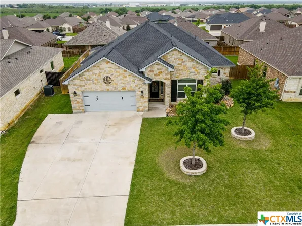133 Greg Ln, Jarrell, TX 76537