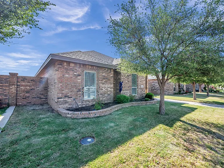 4416 Guadalupe St — Photo 2