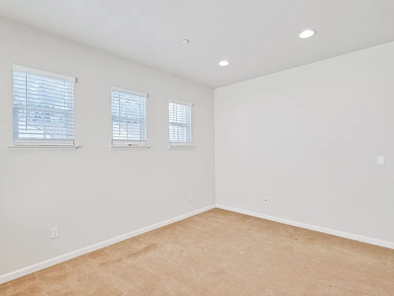104 Alden Ct — Photo 20