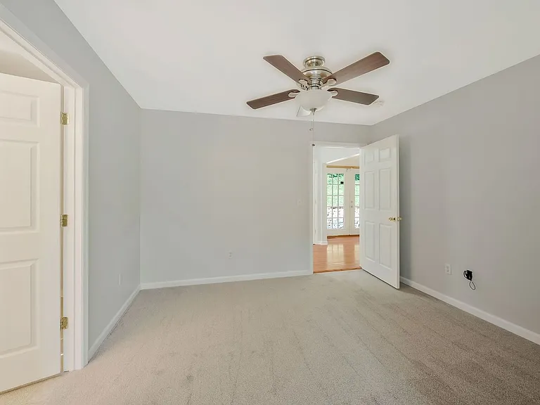 4857 Torbay Dr — Photo 20