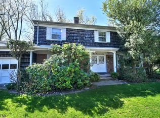 960 Ewing Ave, Franklin Lakes, NJ 07417