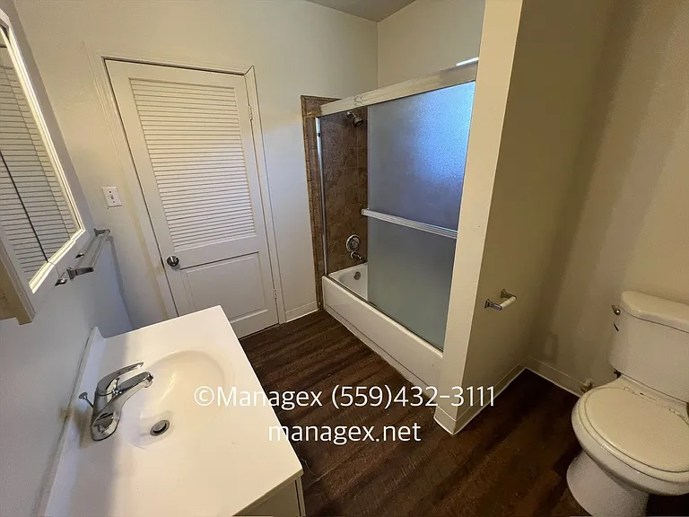 1129 E Brown Ave — Photo 9