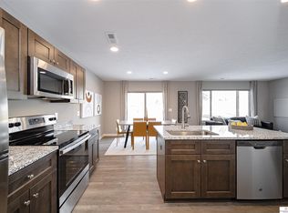 17062 Hawthorne Ave, Omaha, NE 68118