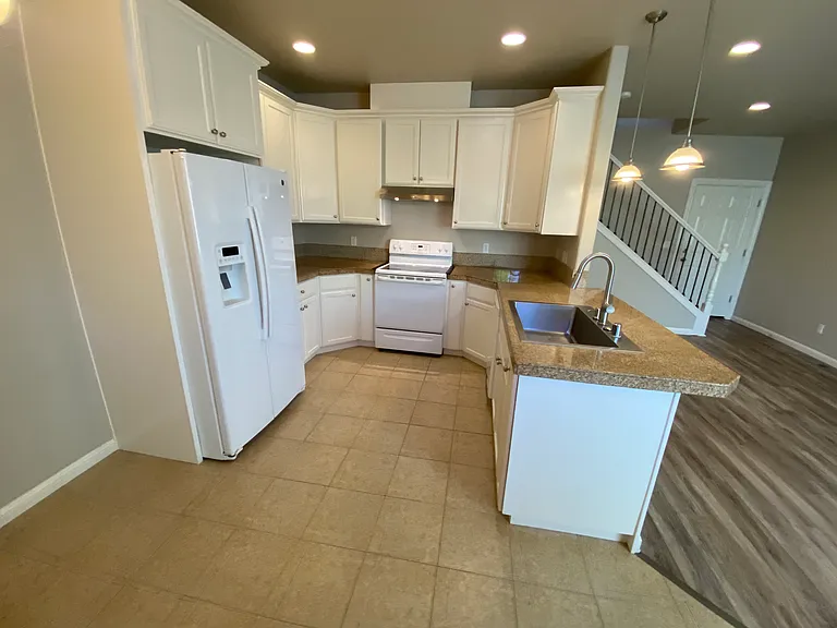 Dining/Kitchen