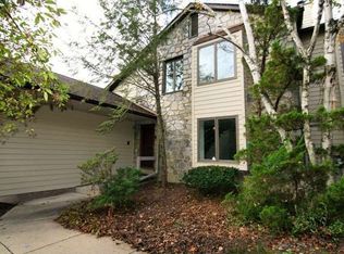 34 Parchment Dr, New Hope, PA 18938