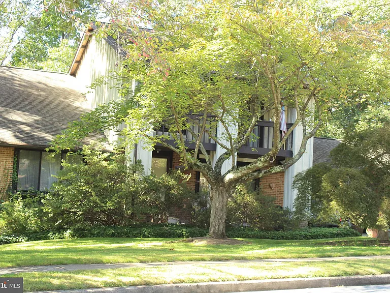 5414 Southport Ln — Photo 2