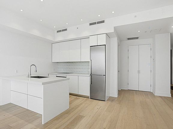 4th image of 1188 Avenue Un #3903