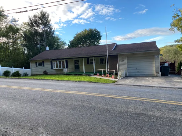 325 E Gay Extension St, Red Lion, PA 17356