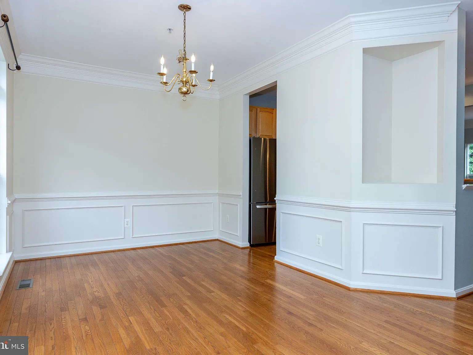 3 bed, 2.5 bath, 2078 sqft, $2,900 — Photo 2