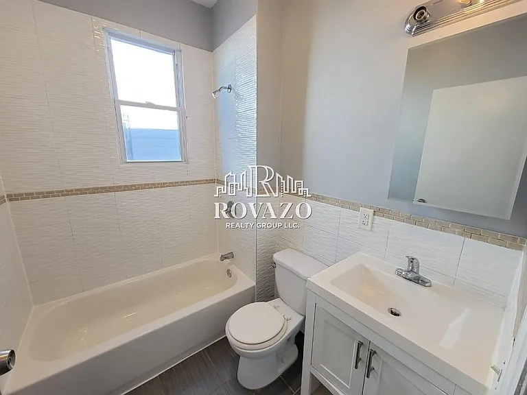 67 Halsted St #1R — Photo 5