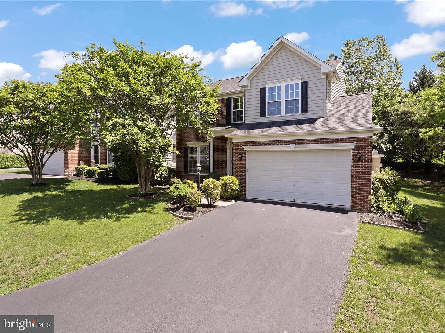 4 bed, 3.5 bath, 3721 sqft, $4,650 — Photo 2